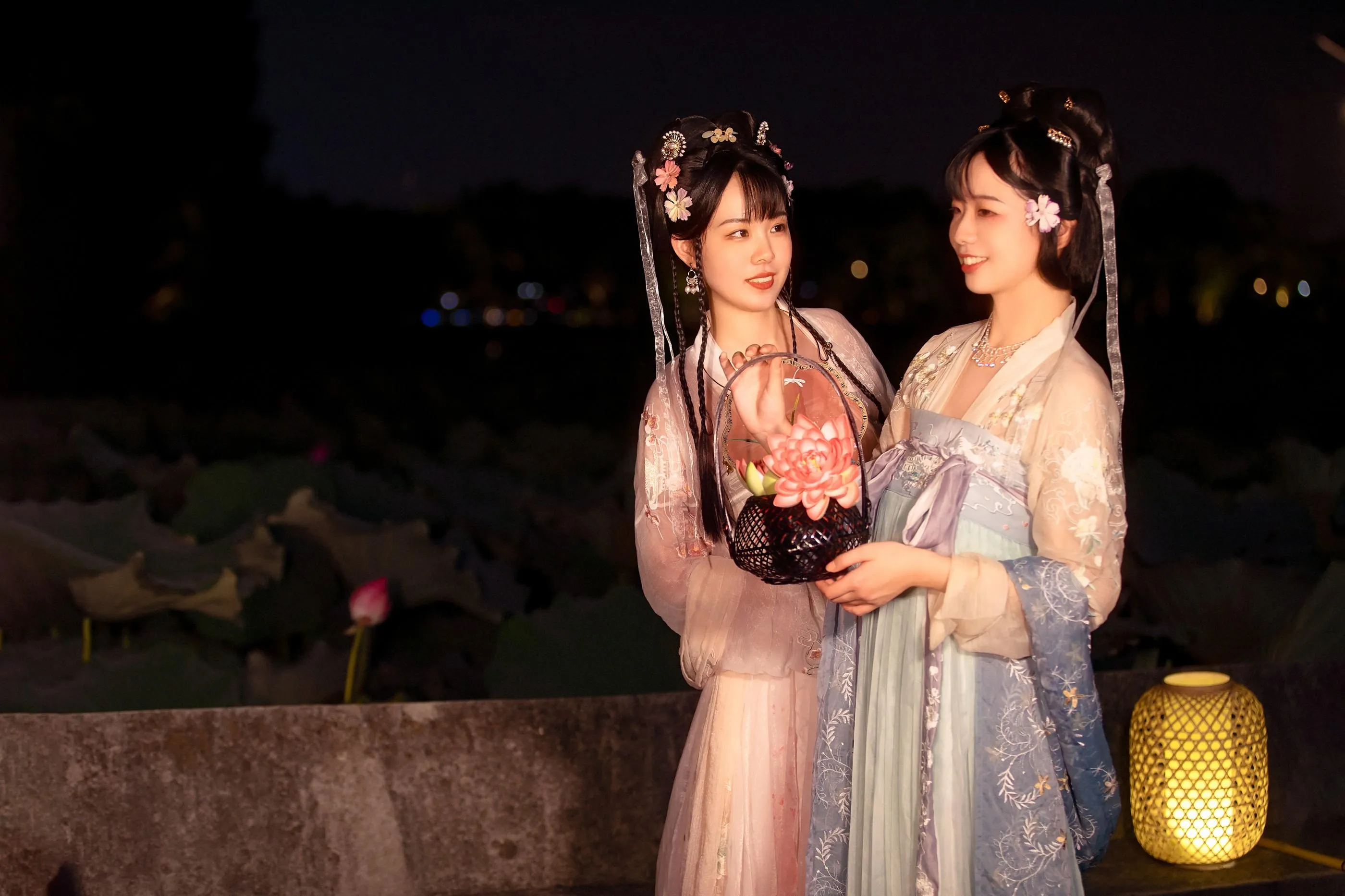 [YITUYU艺图语]2021.12.24 赏荷 僵僵 [24P]插图3